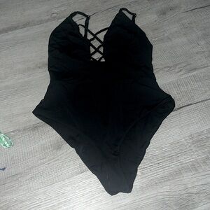 🖤NWOT black one piece swimsuit🖤